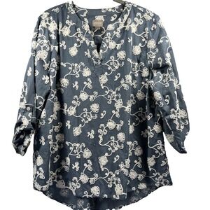 Chico's Women's Top Blouse Size Large 3/4 Roll Tab Embroidered Blue Ivory V Neck